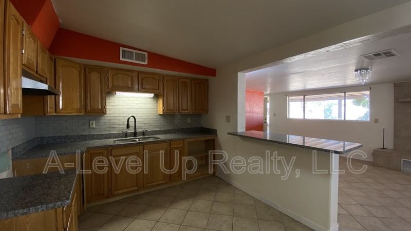 700 W Calle Colado - Photo 7 of 20