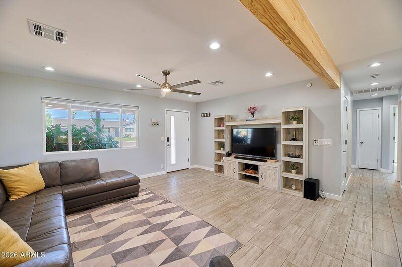 7319 E Roosevelt St - Photo 6 of 28