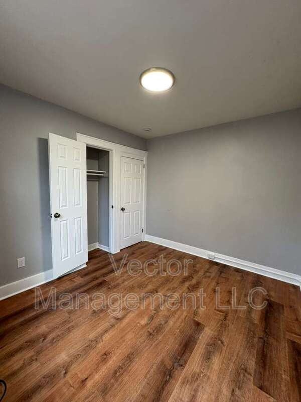 1476 Chapel St #102 - Photo 7 of 10