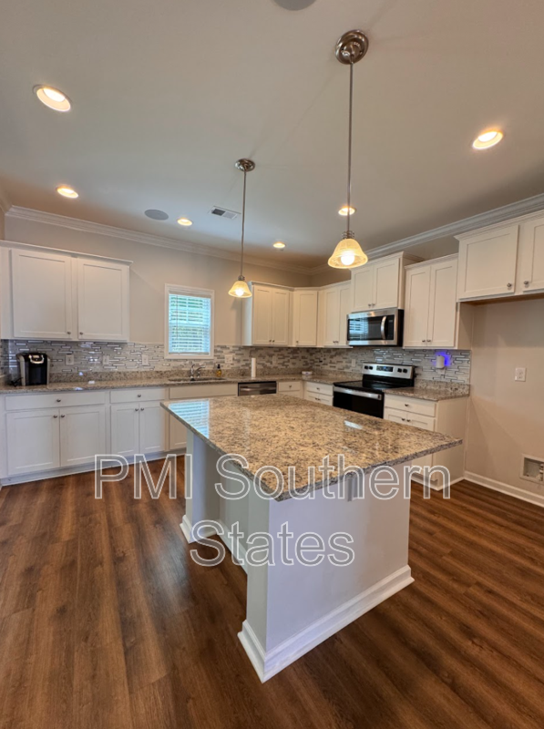320 Alameda Ln - Photo 3 of 23