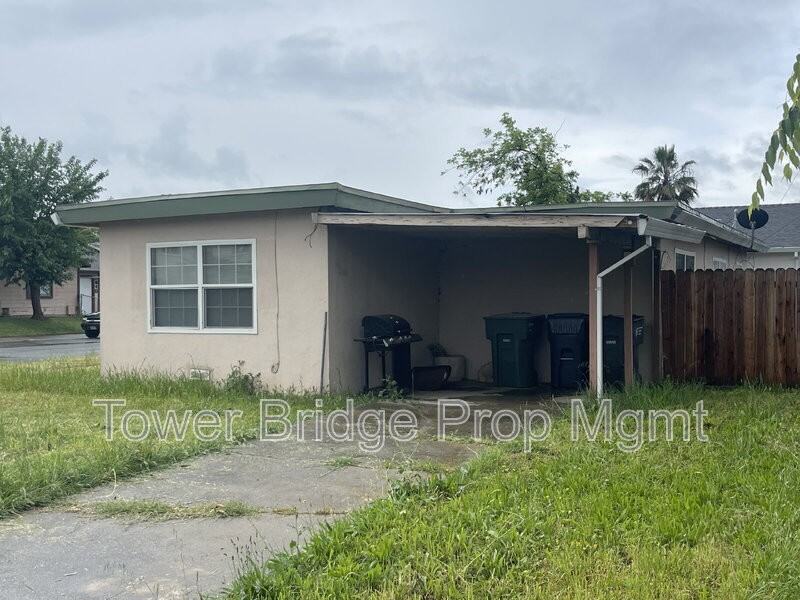 2841 Taft St - Photo 6 of 19