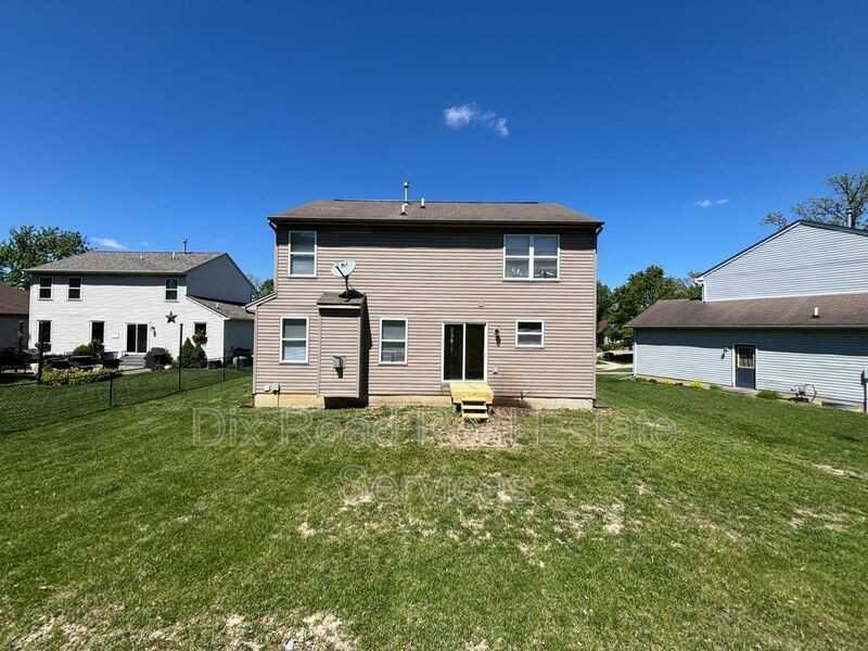 6729 Fayetta Dr - Photo 5 of 34