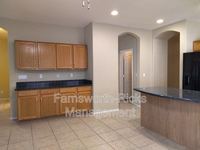 1154 E Locust Dr - Photo 7 of 17