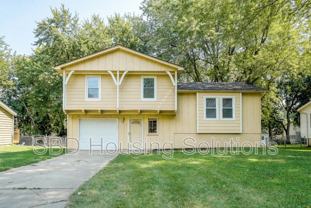 107 Se Brentwood Dr - Photo 1 of 1