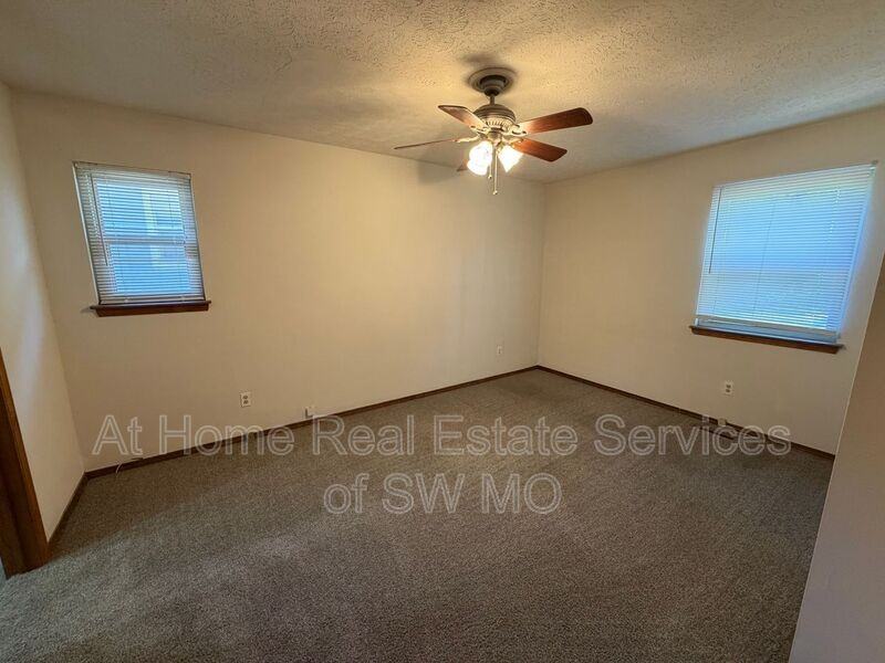 3309 E Portland St #A - Photo 4 of 9