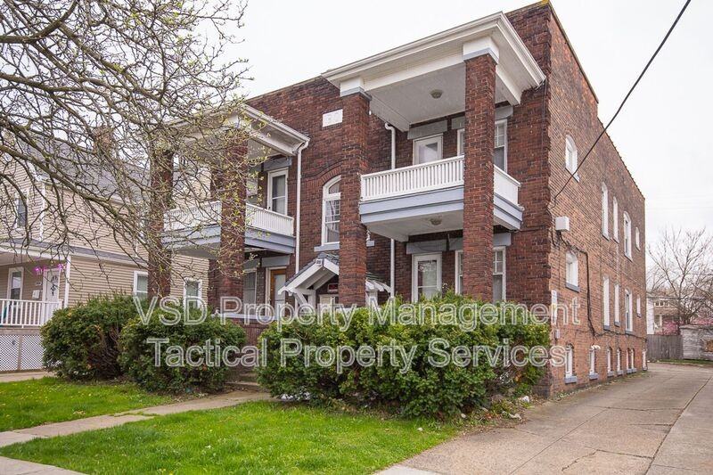 2048 West Blvd #6 - Photo 3 of 17