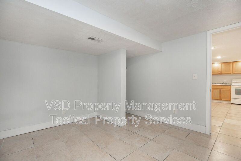 2048 West Blvd #6 - Photo 4 of 17