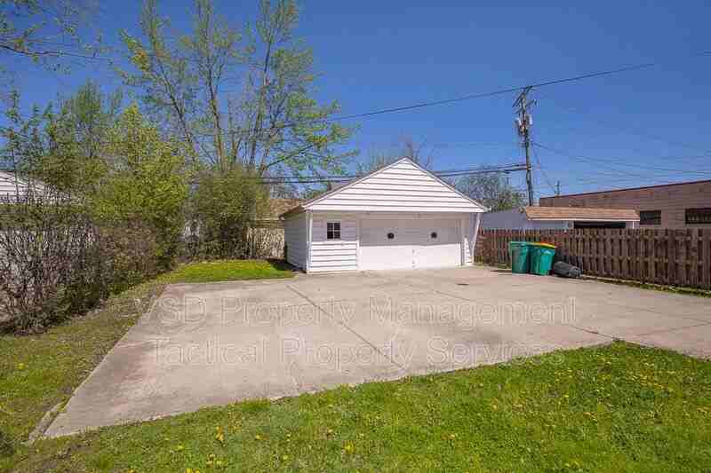 20115 Libby Rd - Photo 5 of 27