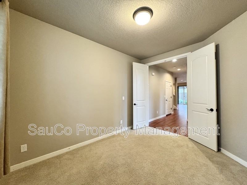 14180 Sw Walnut Creek Way - Photo 5 of 32