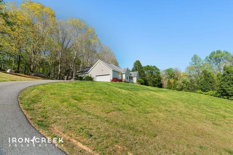 49 Azalea Dr - Photo 3 of 30