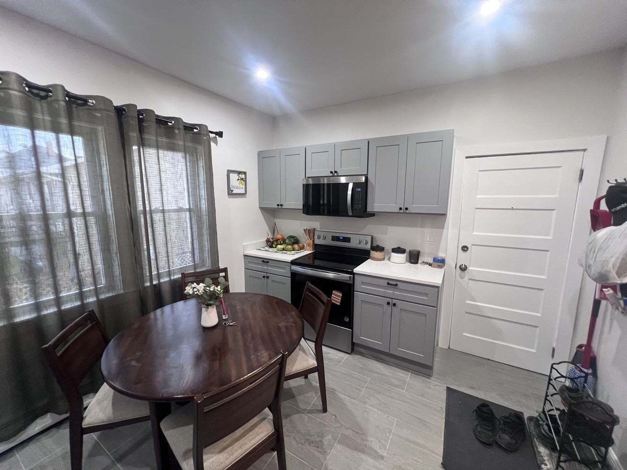 868 President Ave #1 - Photo 4 of 18