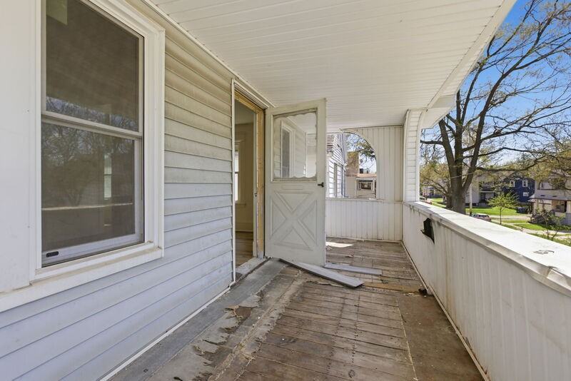 2935 E 121st St - Photo 2 of 30