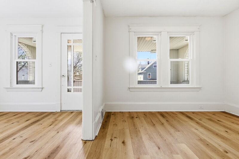 2935 E 121st St - Photo 6 of 30