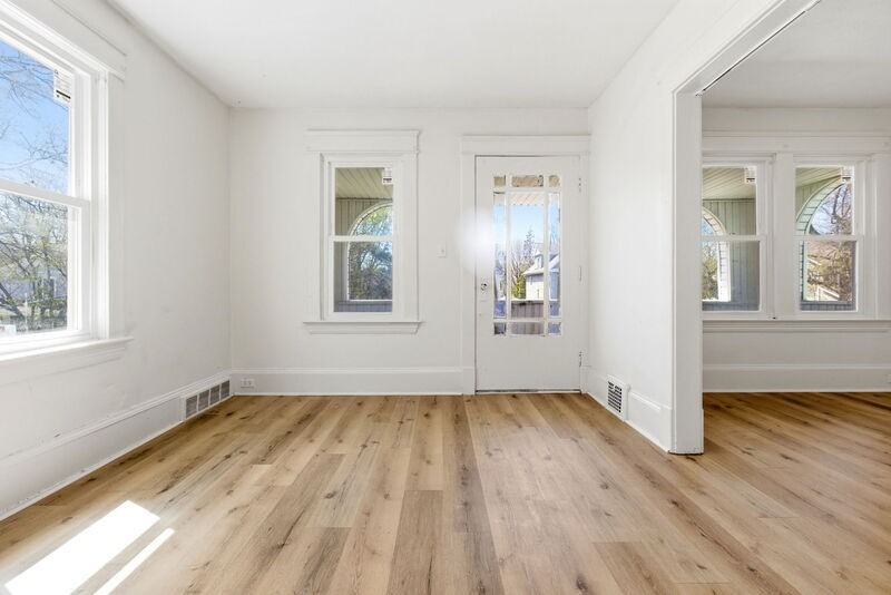 2935 E 121st St - Photo 7 of 30