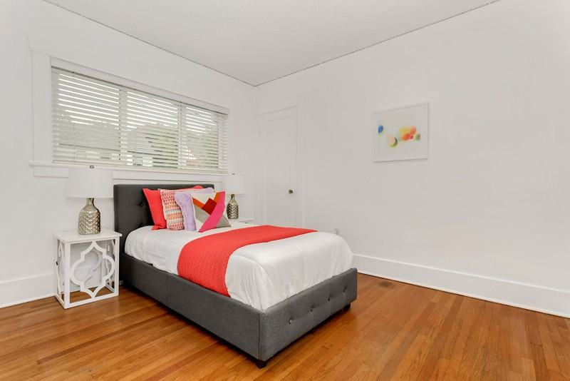 2610 Glenwilde Pl E - Photo 2 of 11