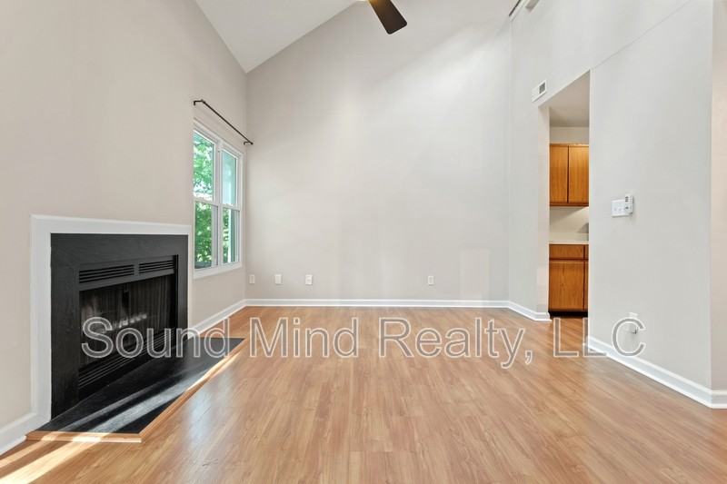 6001 Winterpointe Laneunit - Photo 3 of 22