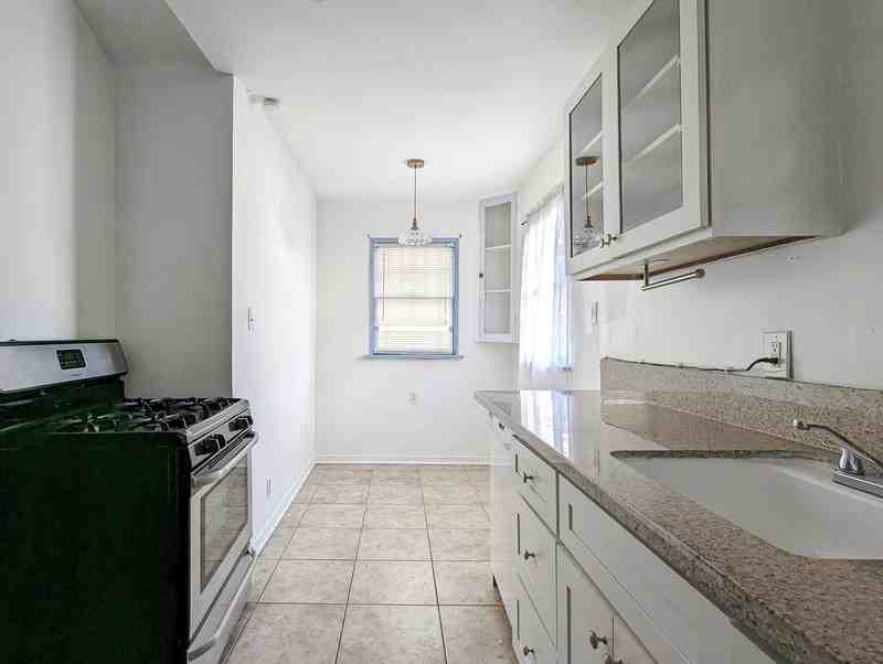 1857 7th St #G - Photo 4 of 10