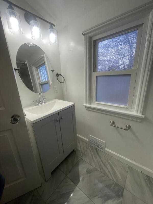 326 Northland Ave - Photo 5 of 9