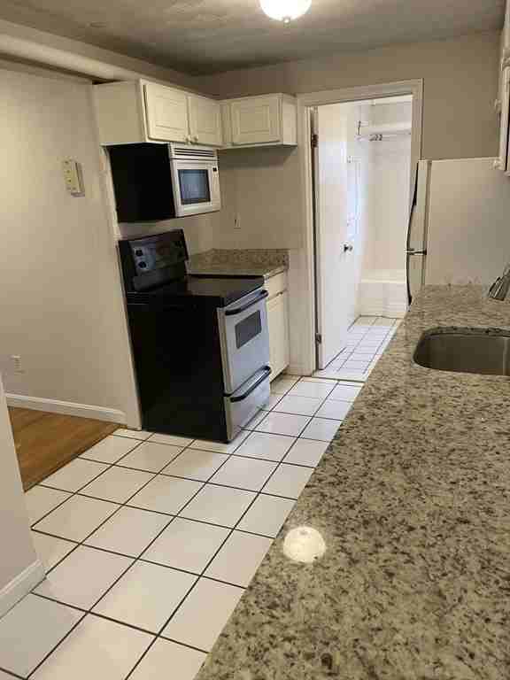 83 Pleasant St #B1 - Photo 3 of 7