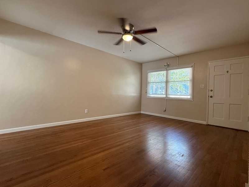 3109 Jarvis St - Photo 2 of 20