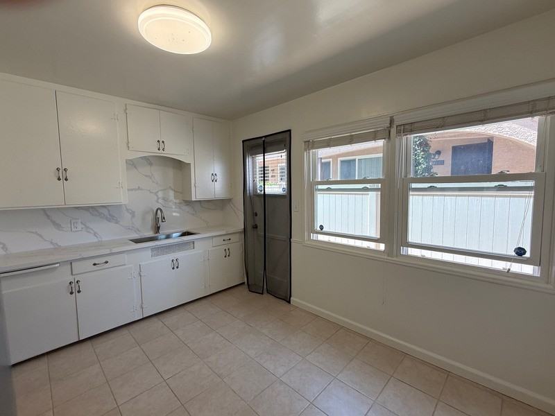 3109 Jarvis St - Photo 7 of 20