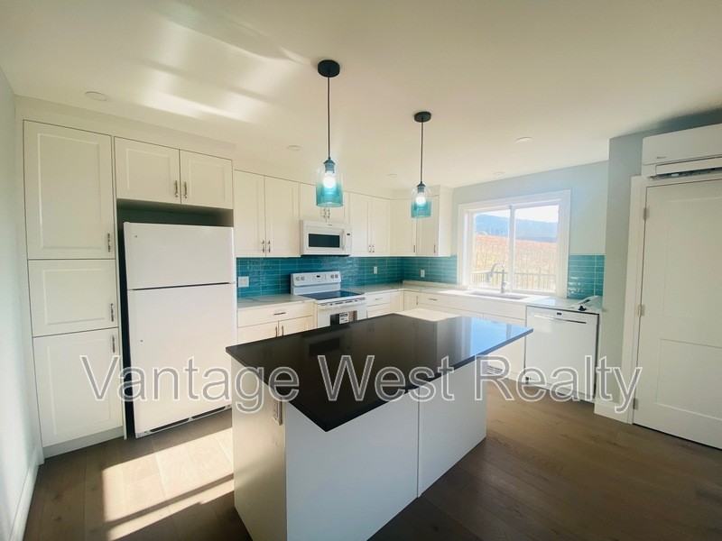 17181 - Photo 2 of 11