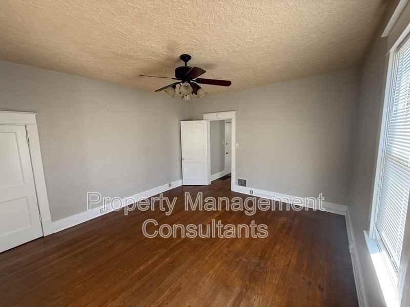 1014 E 1st St - Photo 2 of 10