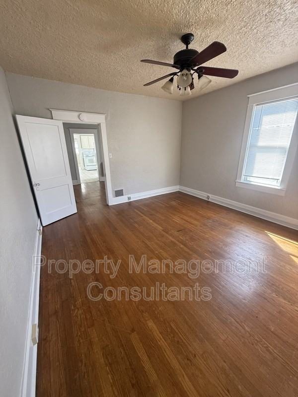 1014 E 1st St - Photo 4 of 10