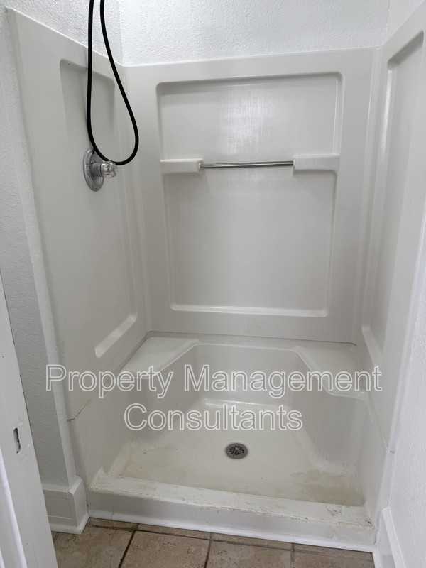 1014 E 1st St - Photo 5 of 10