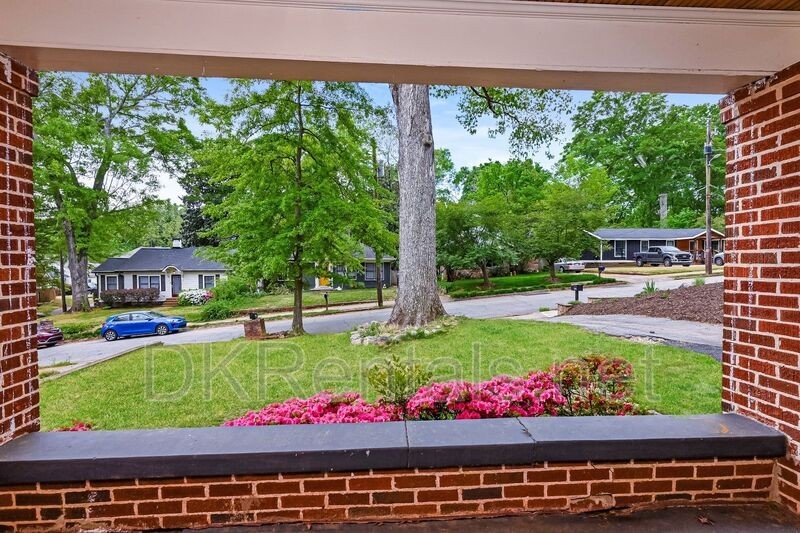 2134 Delano Dr Ne - Photo 2 of 20