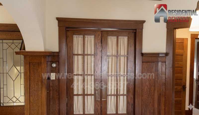 3002 N Frederick Ave - Photo 5 of 10