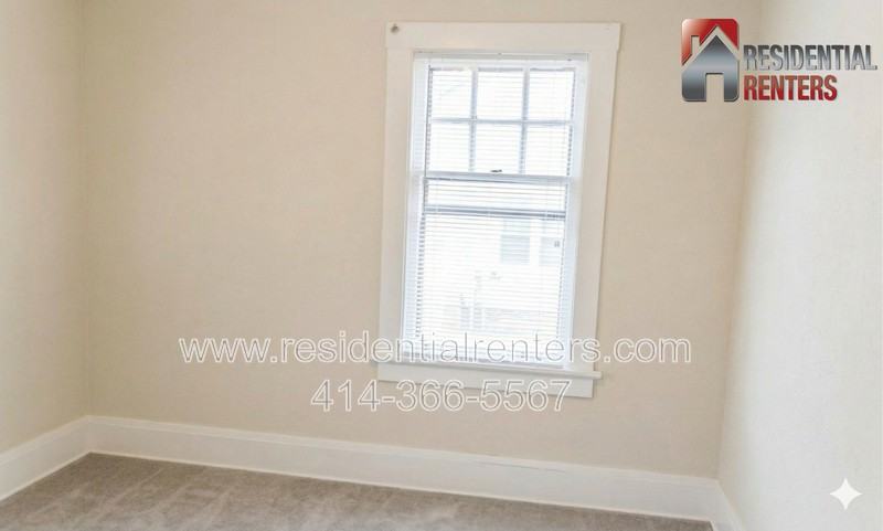 3002 N Frederick Ave - Photo 6 of 10