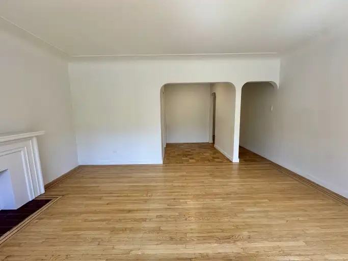 3755 Cambie St #2 - Photo 4 of 14