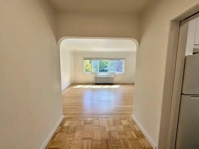 3755 Cambie St #2 - Photo 5 of 14