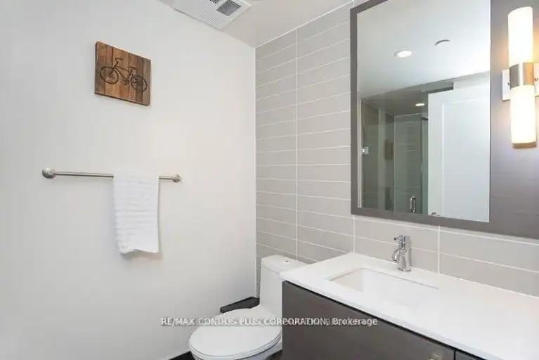 55 Front St E #611 - Photo 2 of 19