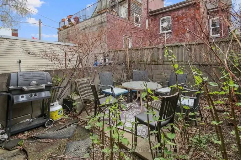 58 Manning Ave - Photo 7 of 12