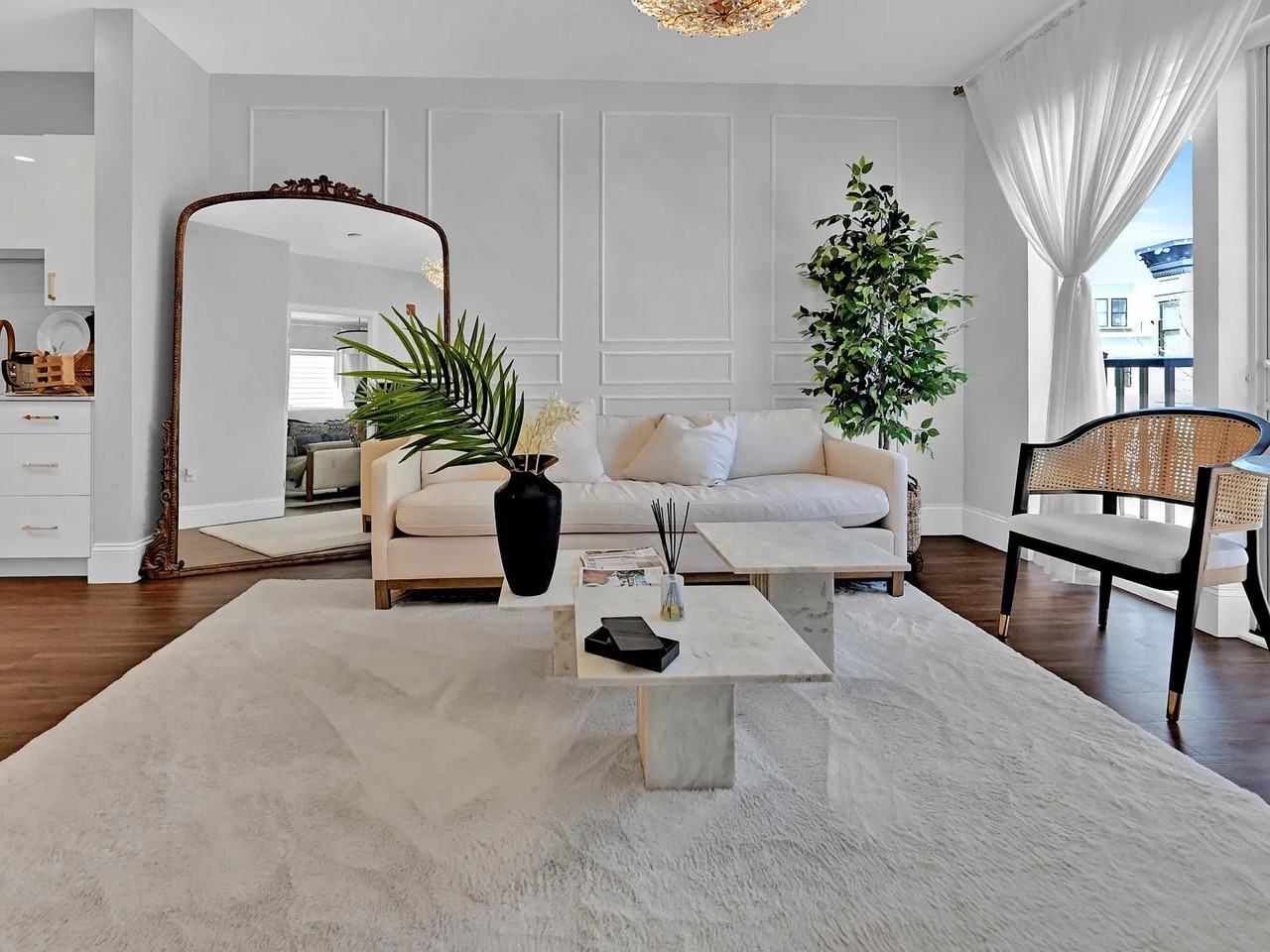 205 Maverick St #302 - Photo 3 of 12