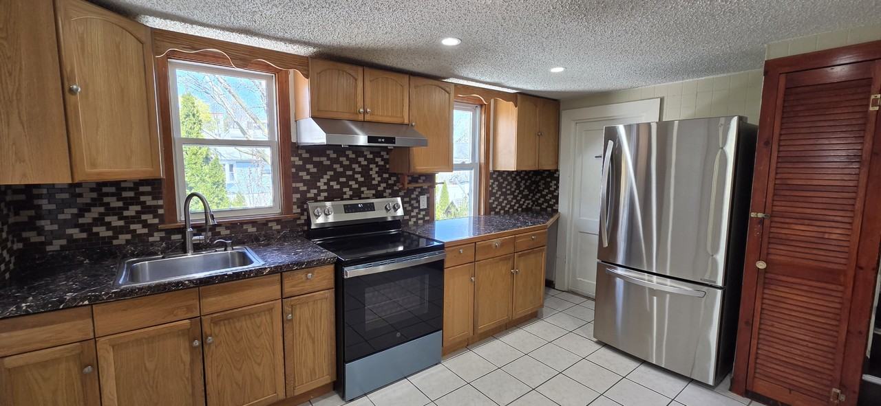 33 George St #2 - Photo 3 of 26