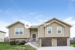 featured image of 404 Ne 192nd St