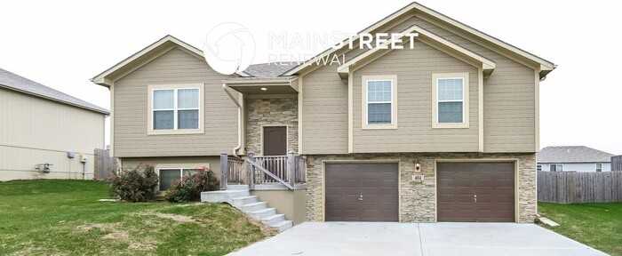 404 Ne 192nd St - Photo 4 of 17