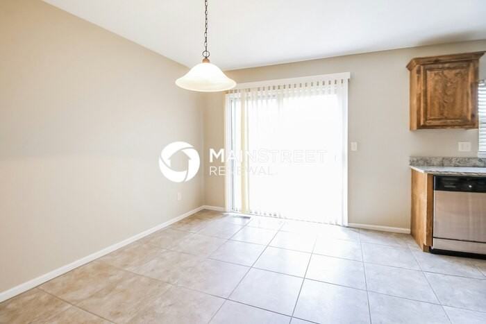 404 Ne 192nd St - Photo 7 of 17