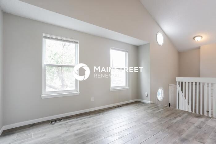 4603 S Buckley Way - Photo 2 of 18