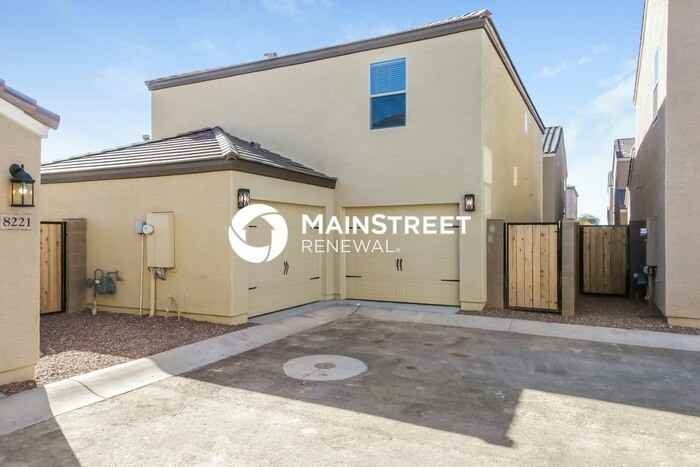 8223 W Odeum Ln - Photo 2 of 18