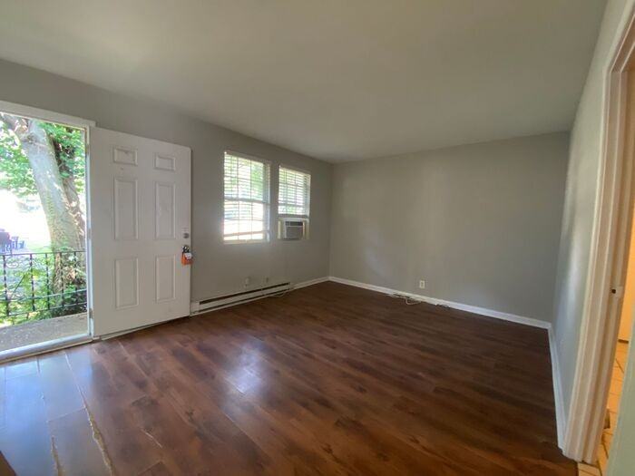 2406 Meharry Blvd #B - Photo 5 of 17