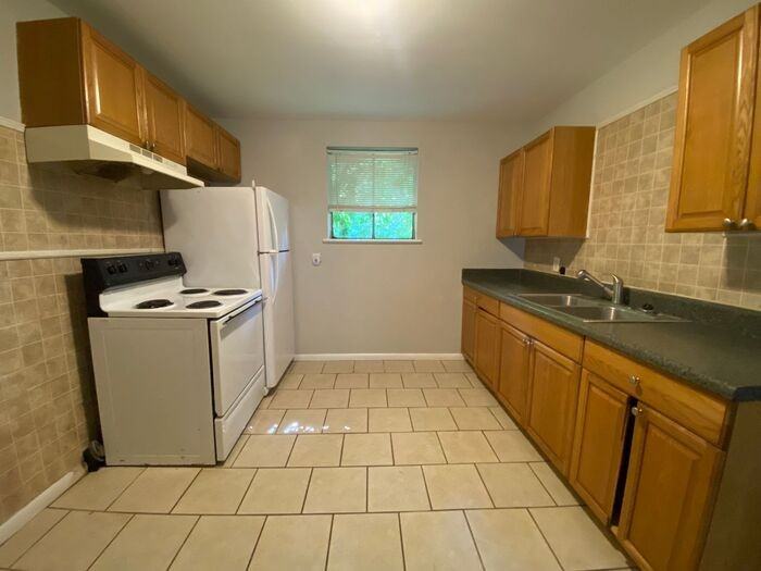 2406 Meharry Blvd #B - Photo 6 of 17