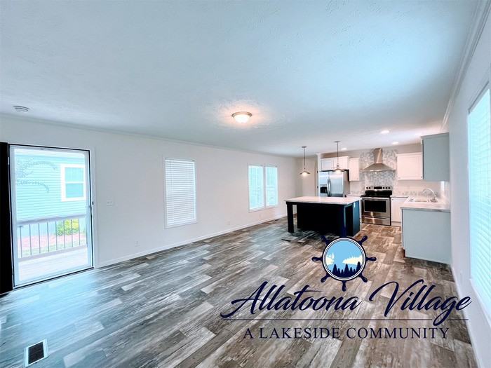 4695 Cox St Se - Photo 5 of 19