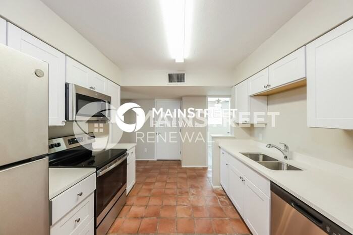 4714 N 49th Dr - Photo 5 of 16