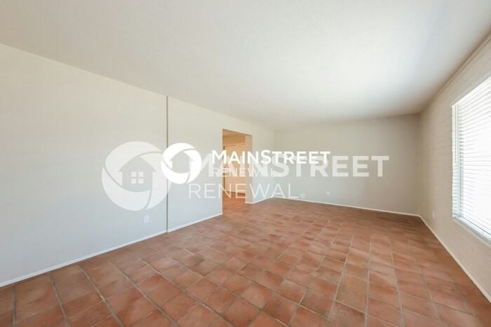 4714 N 49th Dr - Photo 7 of 16