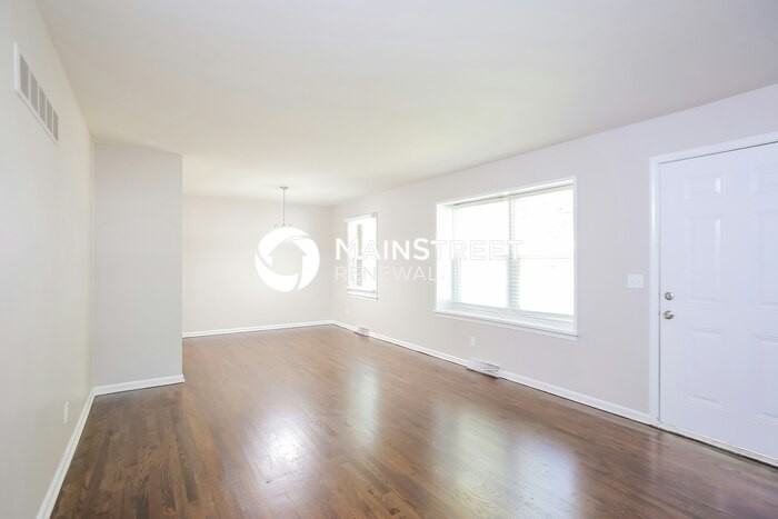 6208 N Wayne Ave - Photo 4 of 17