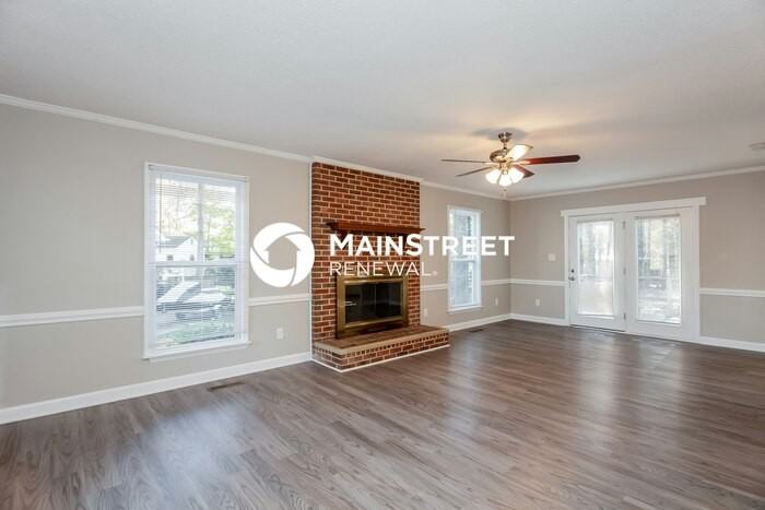 19600 Whilehaven Ct - Photo 4 of 17